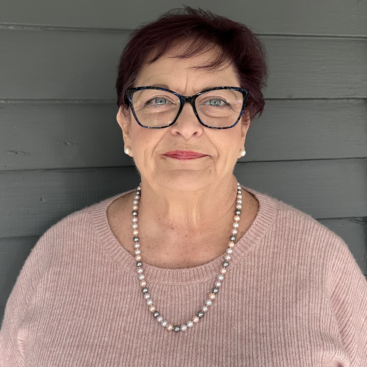 Kathy Huckabay headshot photo