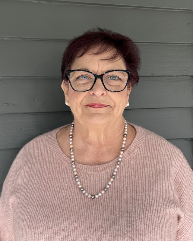 Kathy Huckabay headshot photo